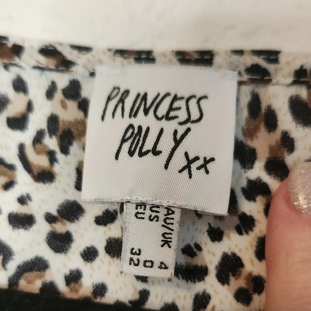 Princess Polly‎ Front Tie Animal Print Crop Top with Ruffled Sleeves, Size 0